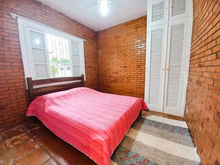 Casa Jardim 5quartos - Churrasqueira e Wi-fi