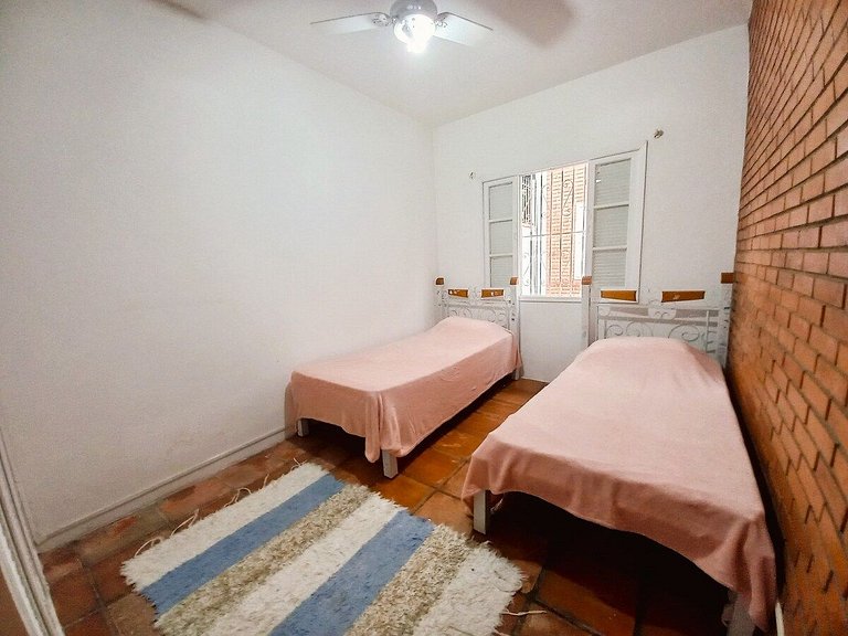 Casa Jardim 5quartos - Churrasqueira e Wi-fi