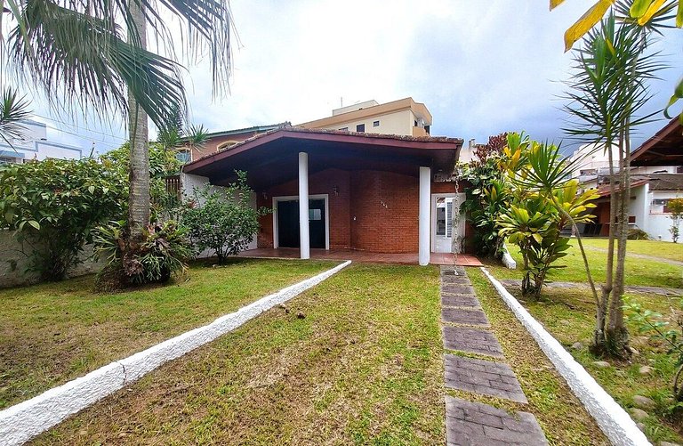 Casa Jardim 5quartos - Churrasqueira e Wi-fi