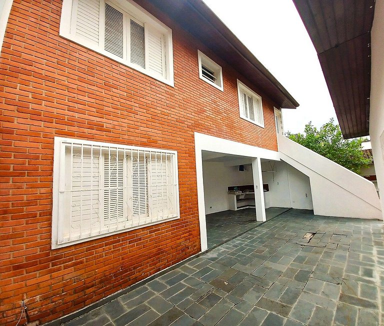 Casa Jardim 5quartos - Churrasqueira e Wi-fi