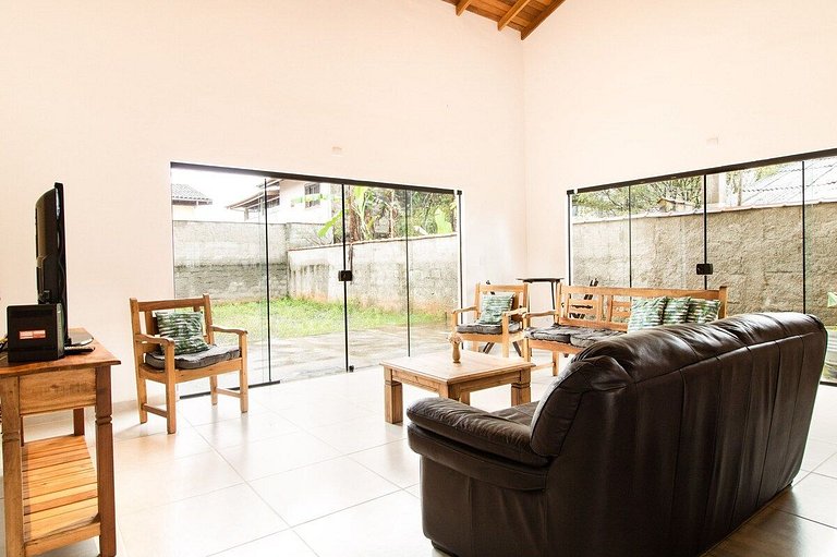 Casa nova e aconchegante no coração de Ubatuba